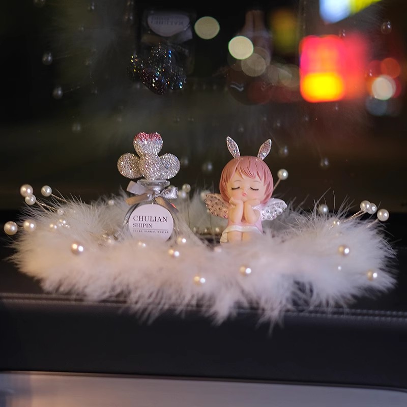 饰品摆件创意可爱车载香水中控台