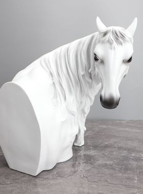 现代简约马首马头白色树脂雕塑摆件样板房售楼部家居玄关创意饰品