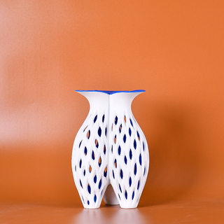 北欧简约创意镂空陶瓷花瓶北欧家居客厅玄关样板房插花装饰摆件