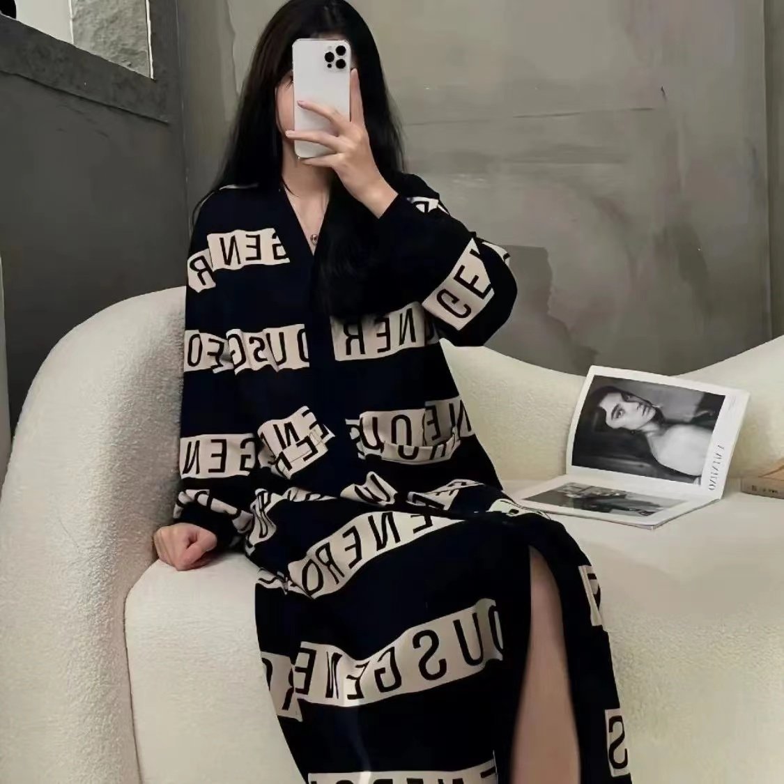 睡衣女春秋睡裙字母印花长袖开衫V领中长款宽松睡袍连衣裙家居服