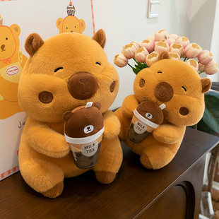 抱着卡皮吧啦的水豚玩偶布娃娃公仔奶茶豚鼠毛绒玩具床上抱枕礼物