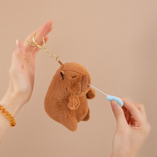 卡皮巴拉毛绒玩偶水豚挂件可爱钥匙扣可拉伸创意挂饰女孩子装饰