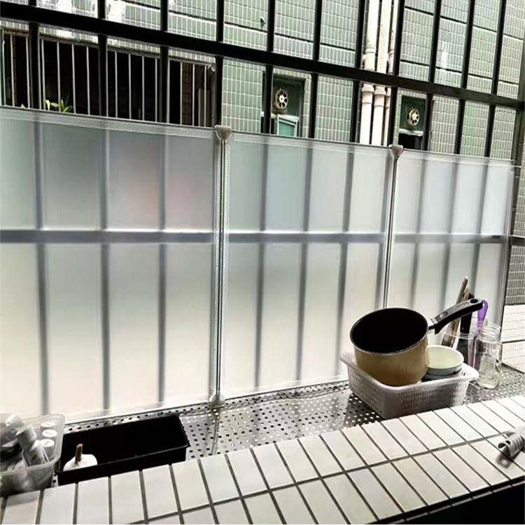 阳台遮雨挡板防盗网窗户神器防风防雨防晒塑料板隔雨挡雨遮挡板