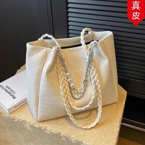 2026女包腋下潮包真皮百搭轻奢包包设计通勤洋气便携式大容量托特