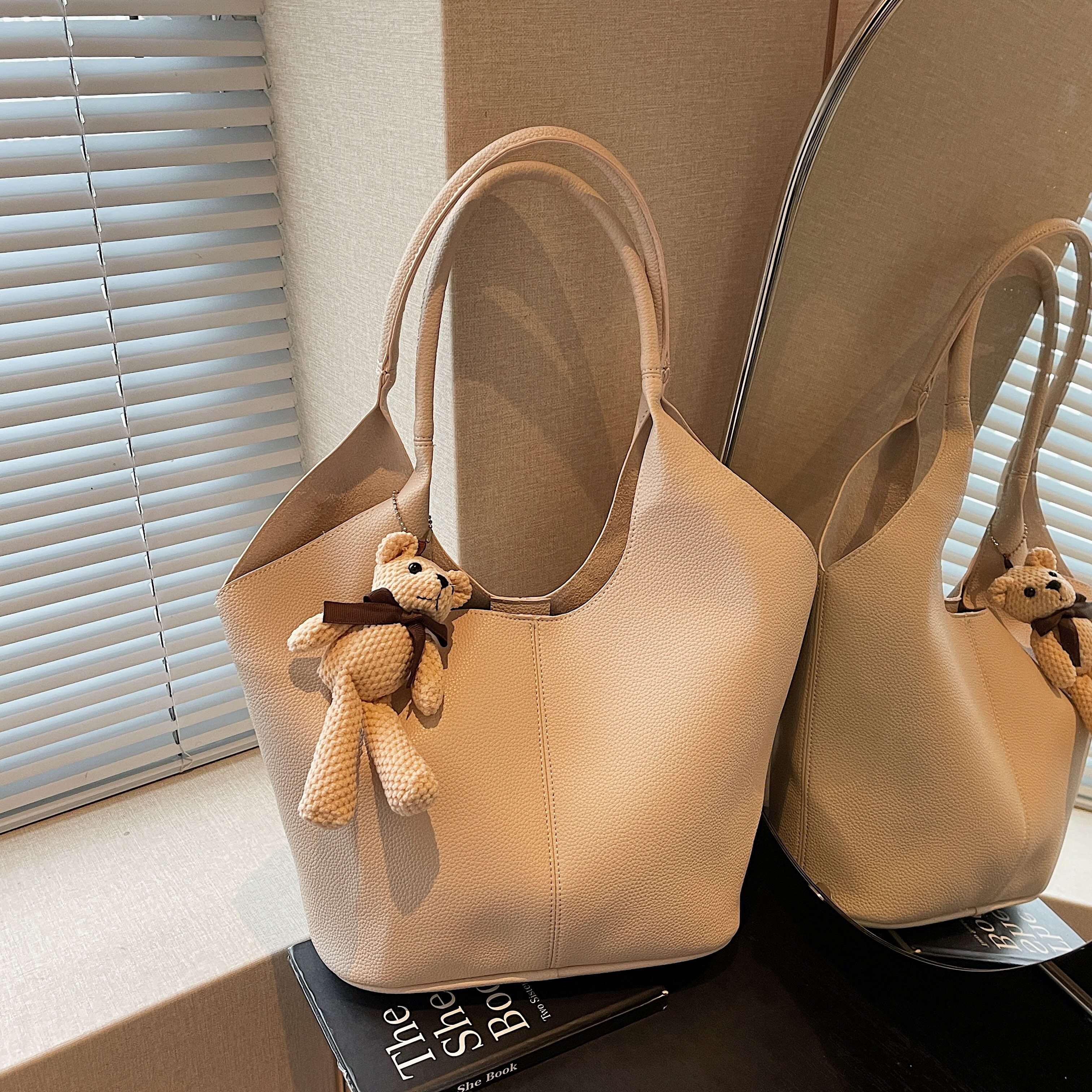 2025新款潮小众高级感复古手提包百搭时尚软面大容量单肩子母包女