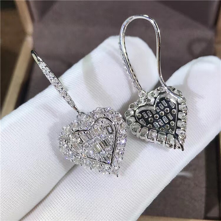 纯18K白金爱心排钻耳钩简约超闪AU750莫桑石镶嵌桃心耳钉耳饰女潮