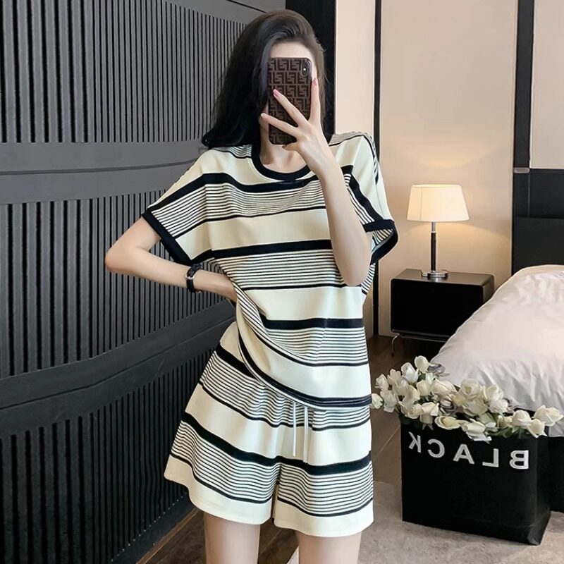 运动休闲套装女2025新款夏季薄款高级感短袖上衣休闲短裤两件套女