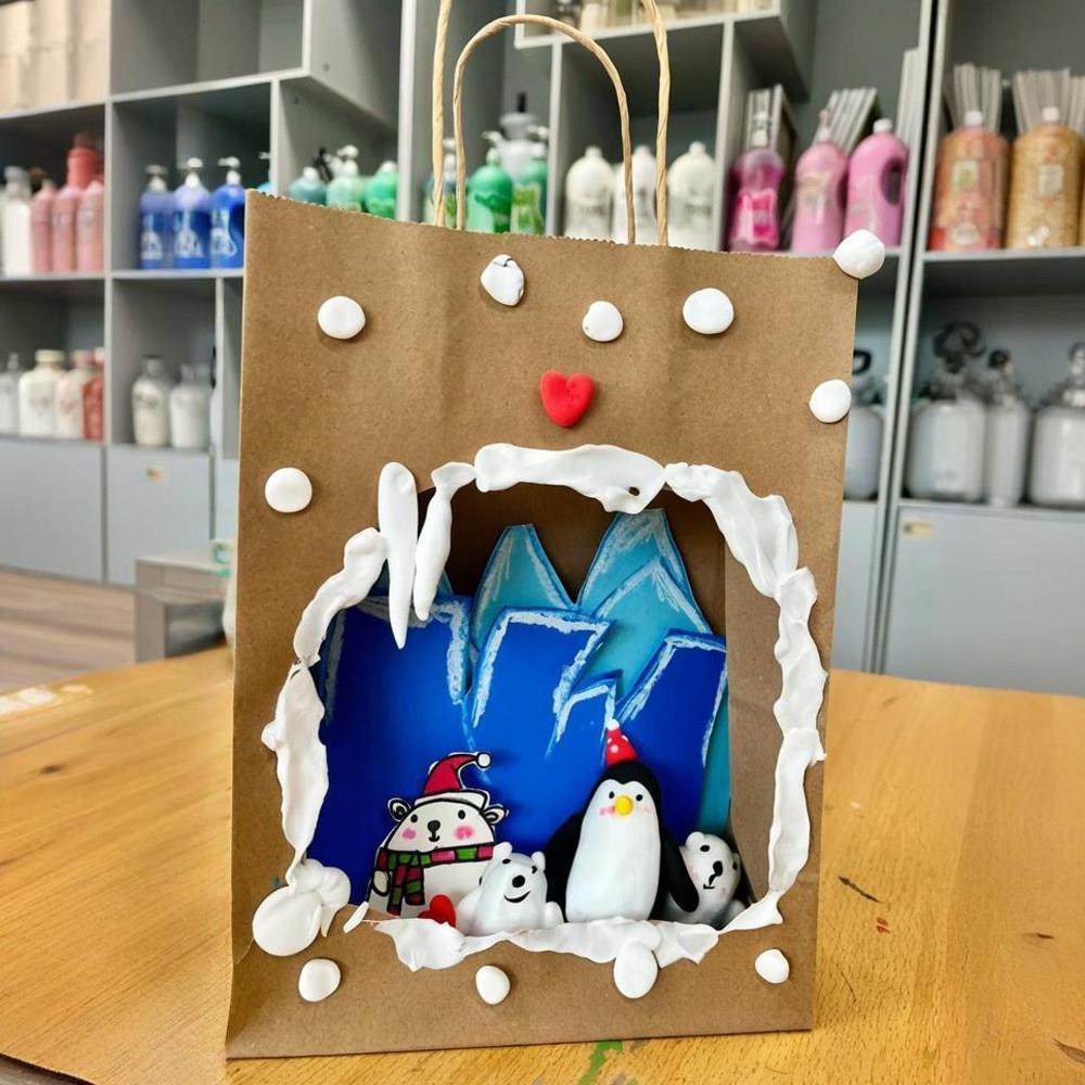 幼儿园冬季环创布置美工区角落装饰手工牛皮纸袋冬眠旅馆主题