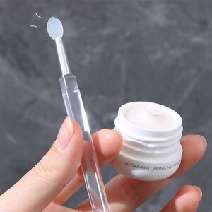 硅胶唇刷带盖便携唇膜刷润唇膏专用挖取勺迷你口红化妆小刷子防水