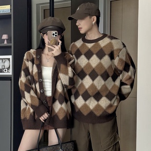 复古撞色菱格长袖 情侣毛衣外套女2025秋冬韩系宽松显瘦针织上衣潮
