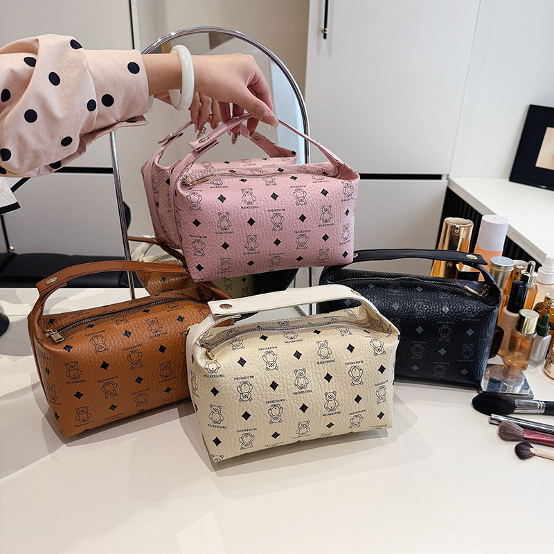 2025新款化妆包女便携大容量小熊旅行随身洗漱用品护肤品收纳包袋,收纳整理,化妆包,淘宝优惠券,粉丝福利购,淘宝优惠卷