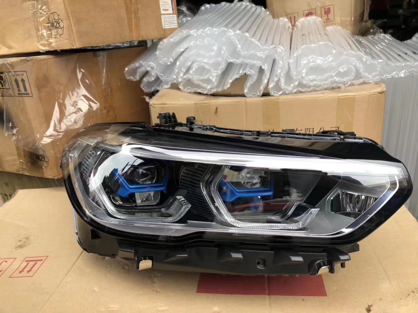 새로운 BMW G05 X5X6 레이저 헤드라이트 어셈블리에 적합하며 로우 프로파일 수정을 지원하고 하이 프로파일 전면 헤드 및 테일 라이트로 업그레이드합니다