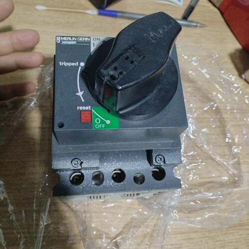 可维修贴片机CP743/XP143设备上的总开关议价