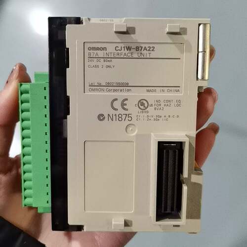 可议价欧姆龙CJ1W-B7A22接口单，24V DC，80mA，维修