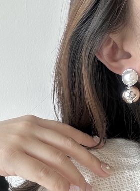 2023秋冬新小众设计金属球珍珠耳环简约高级ins冷淡风耳钉显脸小