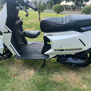 适用f400t一体座垫舒适加高加厚绒感压花防水座包座垫配件