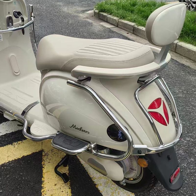 适用适配雅迪摩登绽放60-H护杠防摔绽放全车保险杠后货架尾架护杠