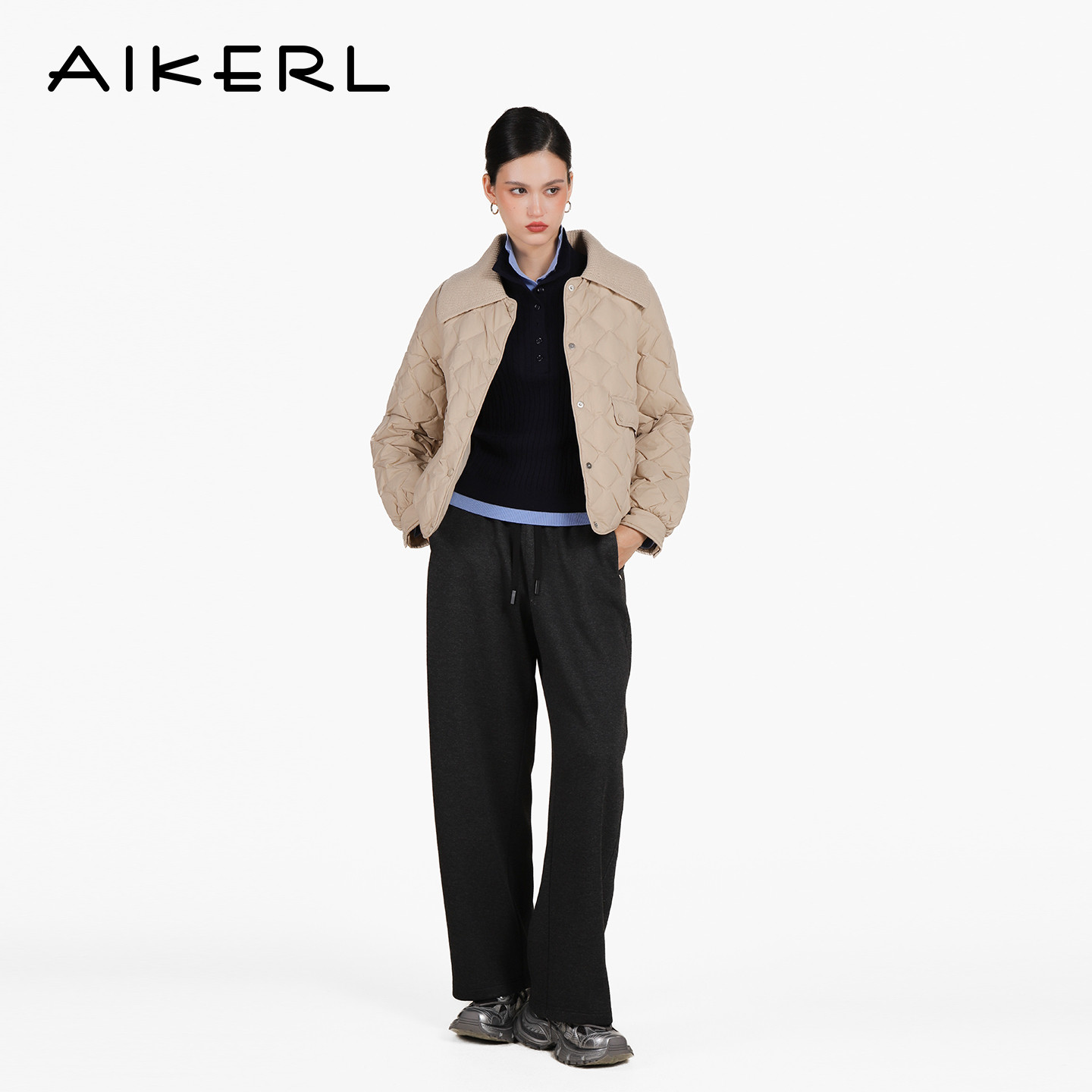 AIKERL艾可儿肌理感针织拼接长袖轻薄短款长袖羽绒服U253502