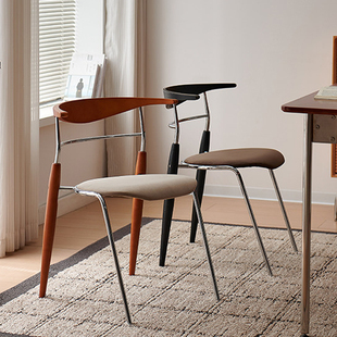可悬挂牛角椅北欧轻奢餐椅家用小户型设计师高级感中古风实木椅子