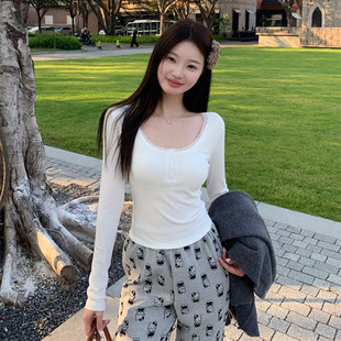 白色U领蕾丝纯欲加绒打底衫女秋冬内搭上衣低领胸垫修身高级长袖