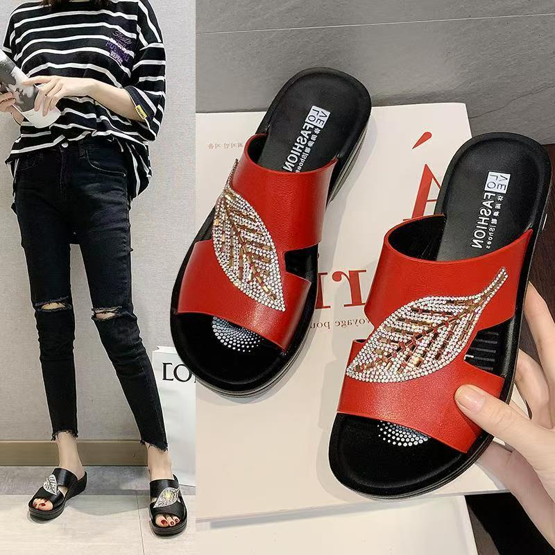 夏季外穿软底女士凉鞋休闲妈妈鞋