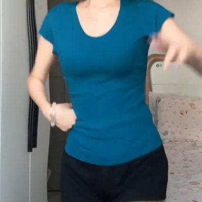 湖蓝色v领短袖修身T恤女2025夏季新款纯欲风收腰显瘦辣妹百搭上衣