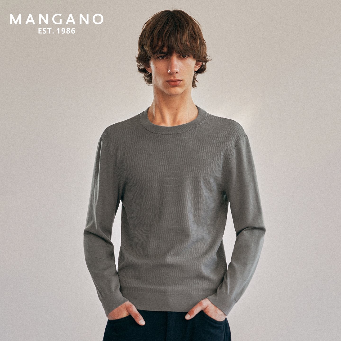 MANGANO男装纯色肌理感圆领针织长袖简约高级通勤打底衫薄款毛衣