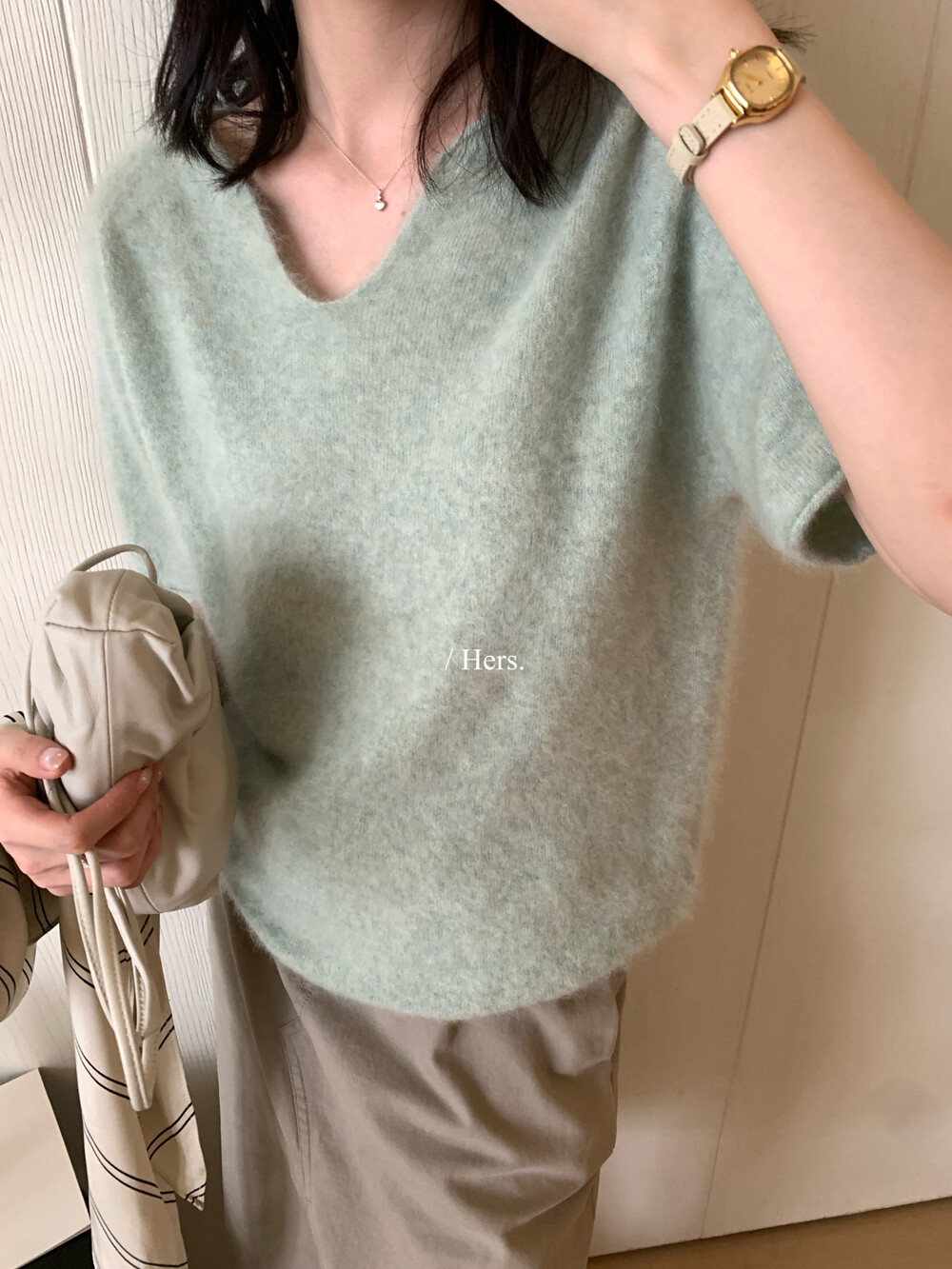Hers毛感巨软v领短袖保暖毛衣女