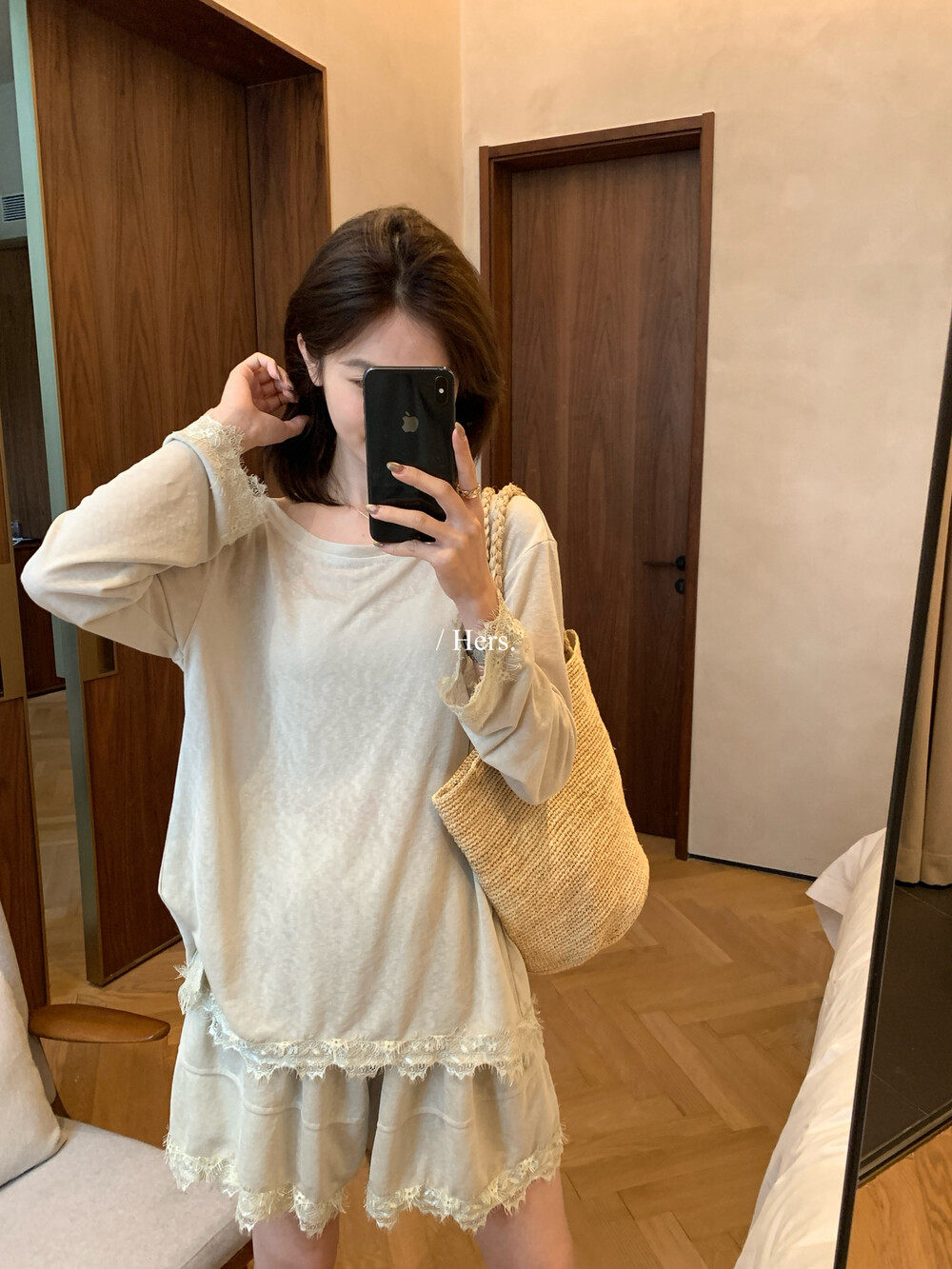 Hers两件套蕾丝露背罩衫+短裤女