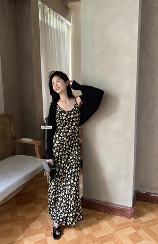 METWO 08555#吊带碎花裙女夏季气质收腰吊带肌理感显瘦洋装连衣裙