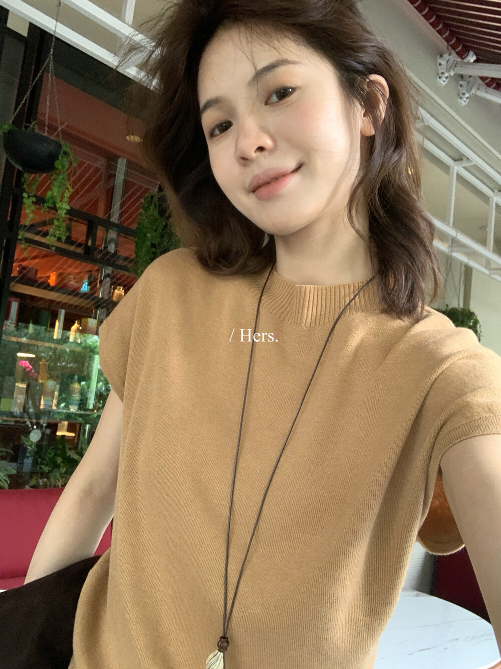 Hers后背小设计点气质针织衫