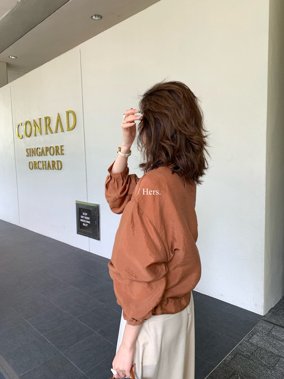Hers绑带收腰微皱肌理感小衫女