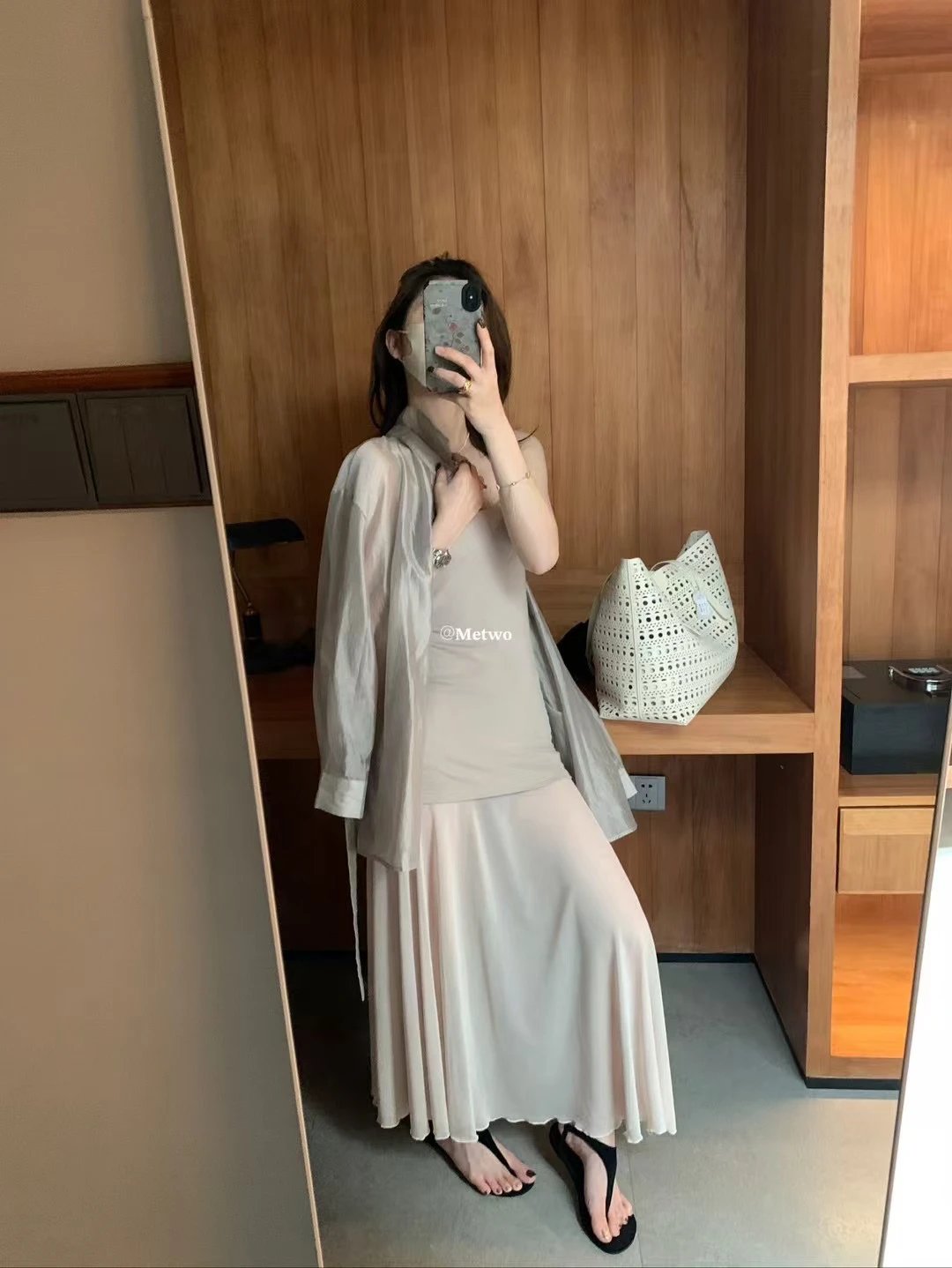 METWO 8110黑色吊带纱裙+防晒长袖衬衫女套装休闲法式气质两件套