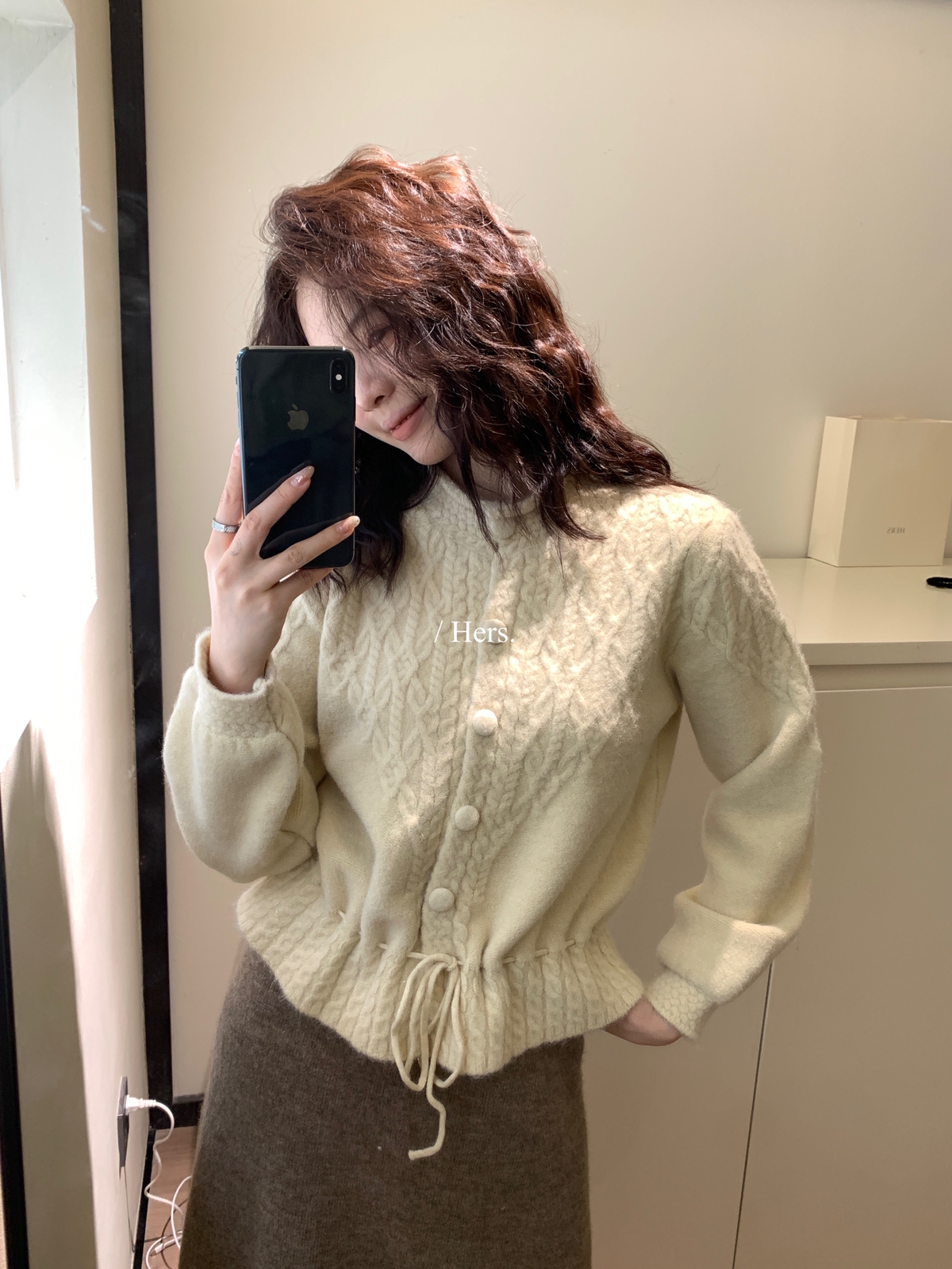 一勺甜 hers绞花下摆系带收腰设计保暖毛衣女2025冬季针织衫92536