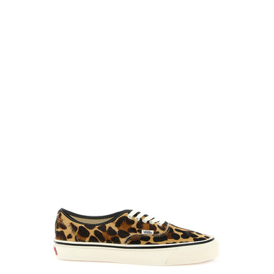 香港直邮潮奢 Vans 范斯 男士 'Authentic Premium' 运动鞋 VN000