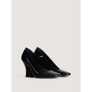 Sculpted GIVENCHY Pump 黑色 AW2025 女士高跟鞋 BE4043E1K6001