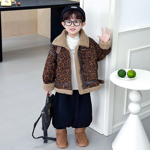 男童皮毛一体外套秋冬2025新款时髦儿童加绒豹纹上衣男孩加厚