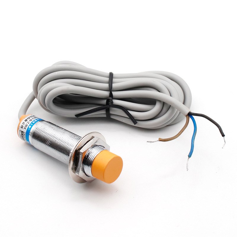 接近开关LJC18A3-B-Z/BX三线直流24VK36V常开物料感应液体电容式