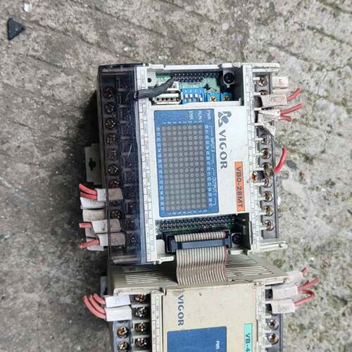 可维修plc vb0-28mt-a摸块VB-4AD议价