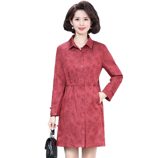 高贵夫人妈妈春装外套2026新款品牌洋气国风上衣中老年女士红风衣