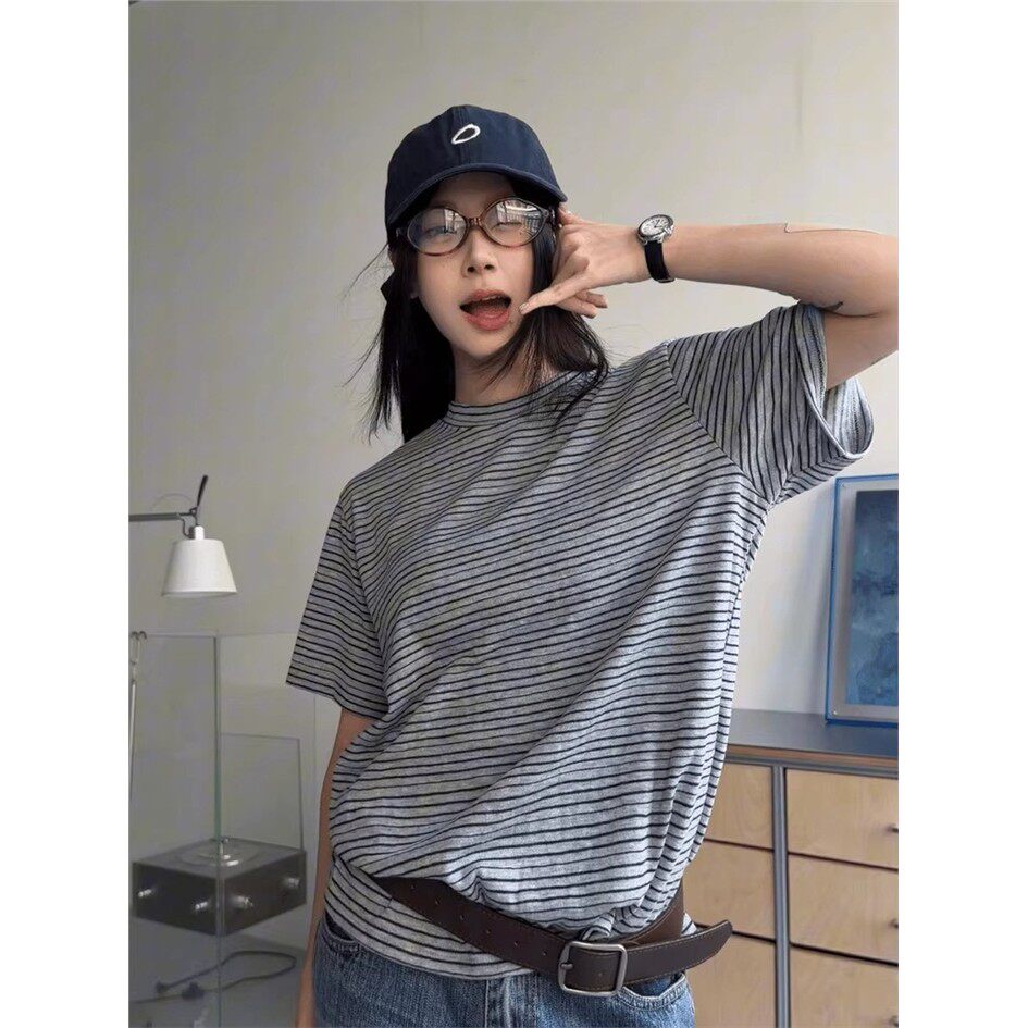 灰黑色老钱风针织短袖男
