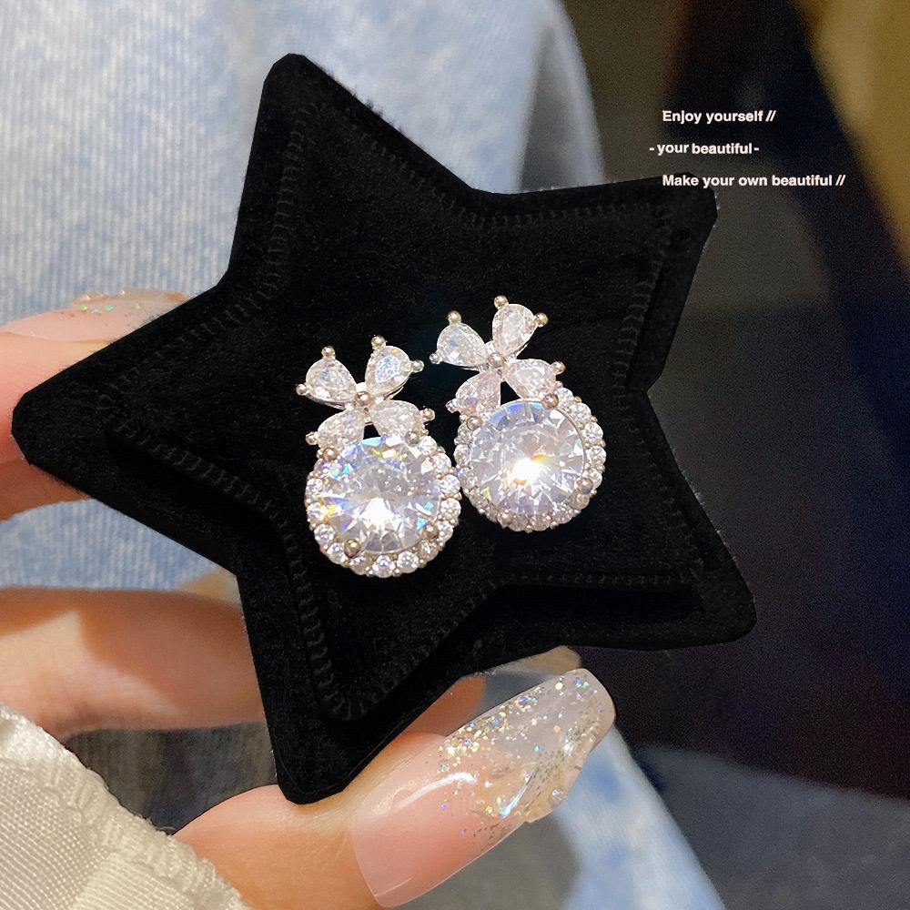 精致花朵锆石耳钉超仙名媛风甜美耳环轻奢高级感小众百搭超闪耳饰,饰品/流行首饰/时尚饰品新,耳钉,淘宝优惠券,粉丝福利购,淘宝优惠卷