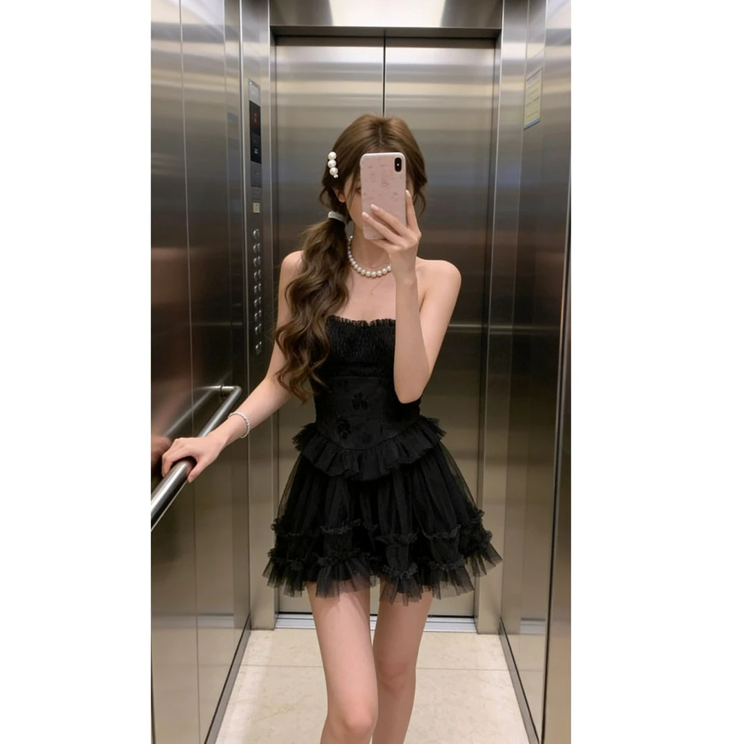 荆棘女巫 氛围感性感褶皱抹胸蕾丝露背蓬蓬连衣裙显瘦收腰短裙女