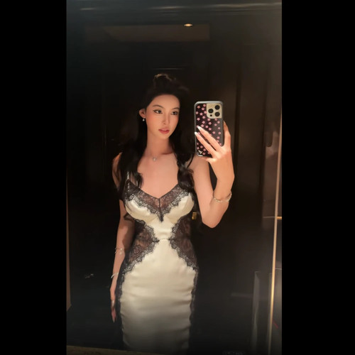 法式纯欲蕾丝吊带显瘦长裙