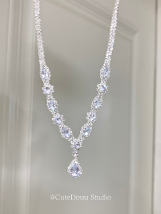 重工精致氛围满钻水滴流苏项链锁骨链耳饰套装 璀璨月光 CuteDouu