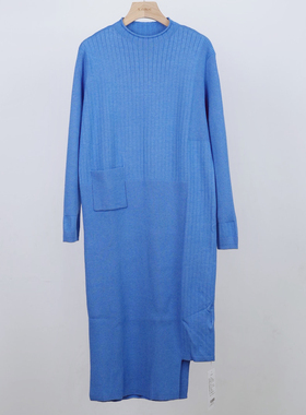 24冬兰*卡*芙柜价1888宝蓝色长袖针织连衣裙中领不对称气质毛衣裙