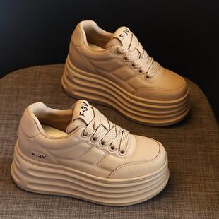 松糕鞋厚底板鞋女内增高小白鞋8cm显脚小爆款百搭白色运动老爹鞋