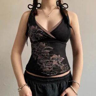 printed neck vest women outside V领印花外穿背心女 wearing