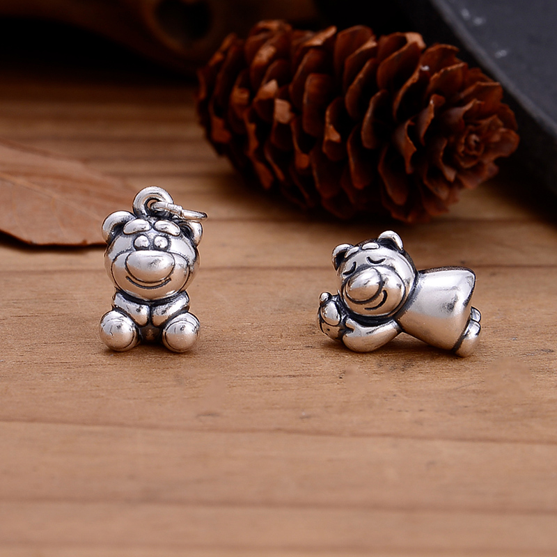 S999足银Q版草莓熊横穿隔珠挂件