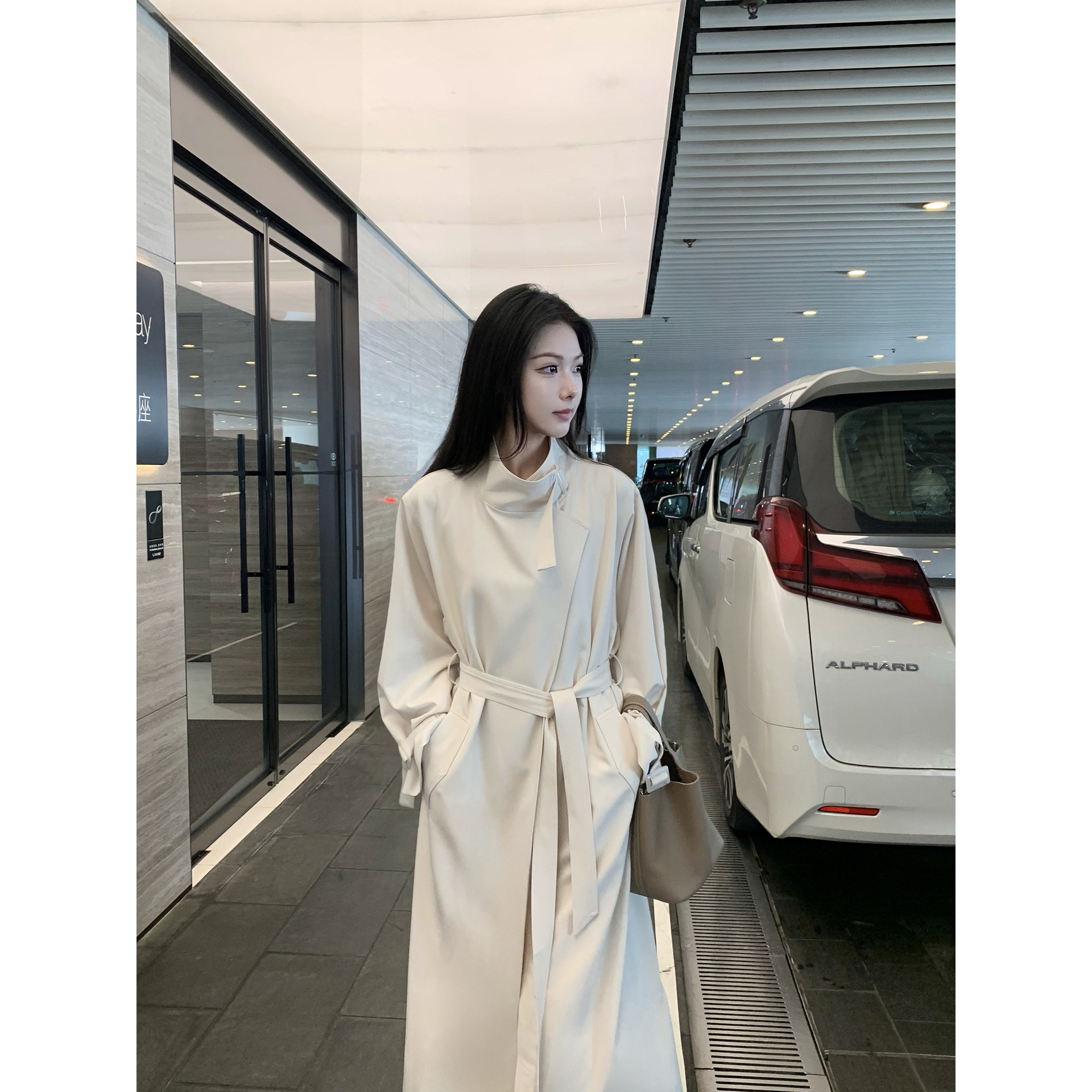 林允儿白色风衣外套女2026秋季新款感中长款气质系带大衣春秋